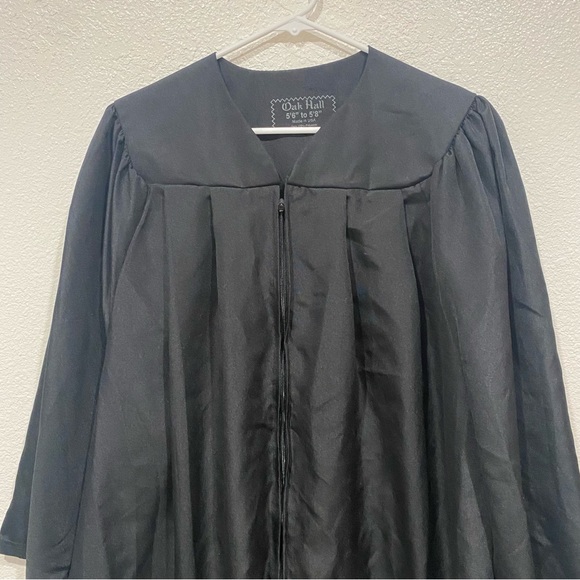 oak hall black graduation gown 5’6” - 5’8” - Picture 2 of 9